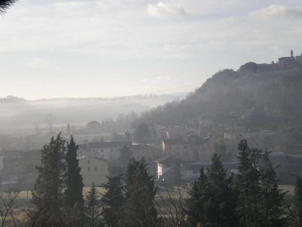 Podere Lo Stringaio Fauglia الغرفة الصورة